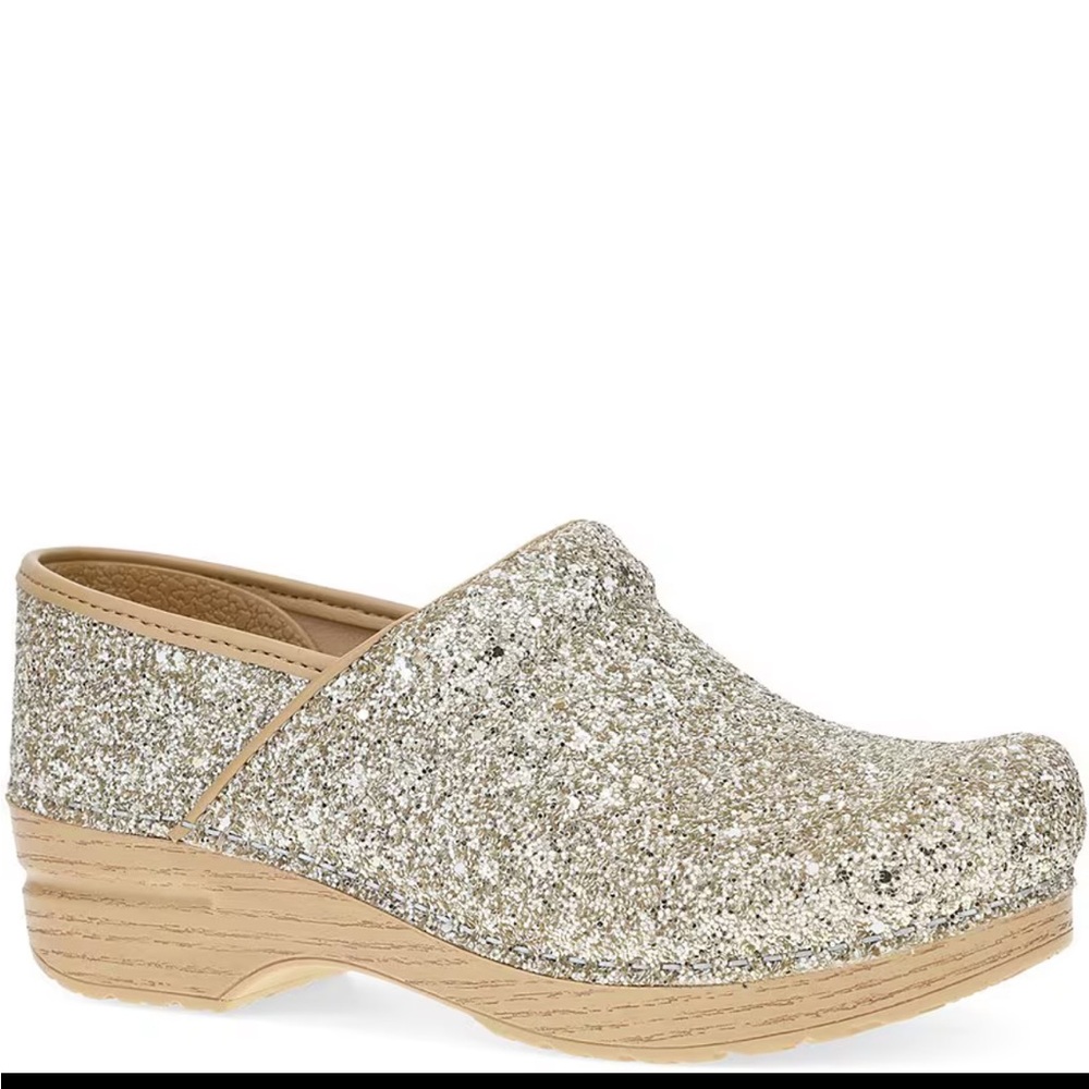 ISO! Do not buy :) size 39. Thanks!